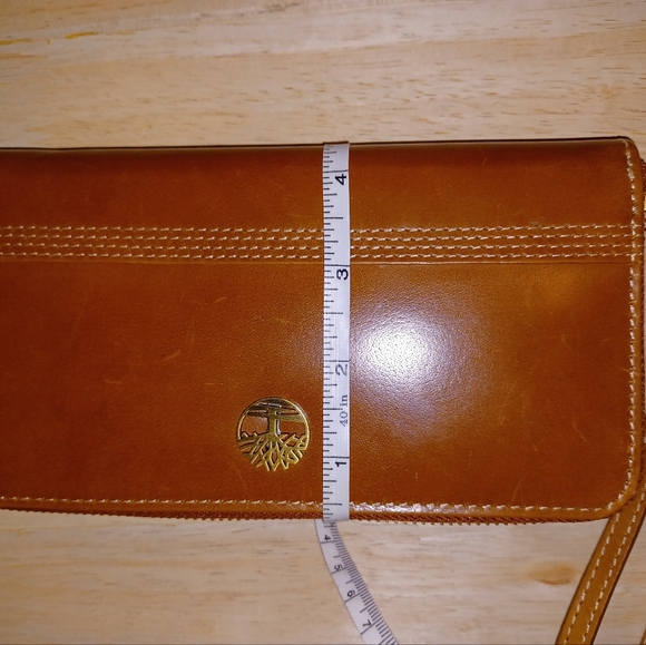 Women's Timberland Leather Wristlet - Picture 9 of 11